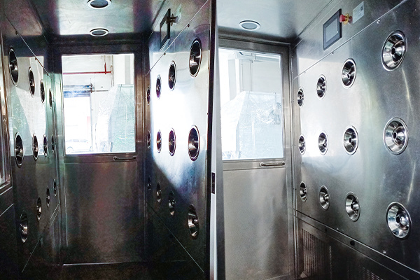 Air shower room